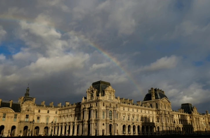 Les personnels du musée du Louvre à Paris sont appelés à une "grève reconductible" à partir du lundi 15 décembre pour protester contre "des conditions de travail dégradées"