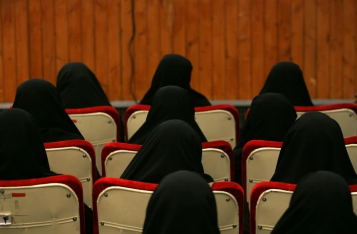 Des femmes participent à une formation pour des "opérations de martyre", le 18 février 2016 à Téhéran