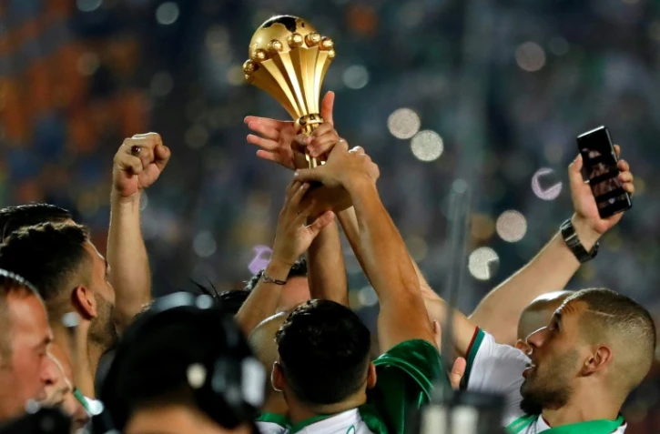 Les Fennecs avec le trophée de la CAN le 10 juillet 2019