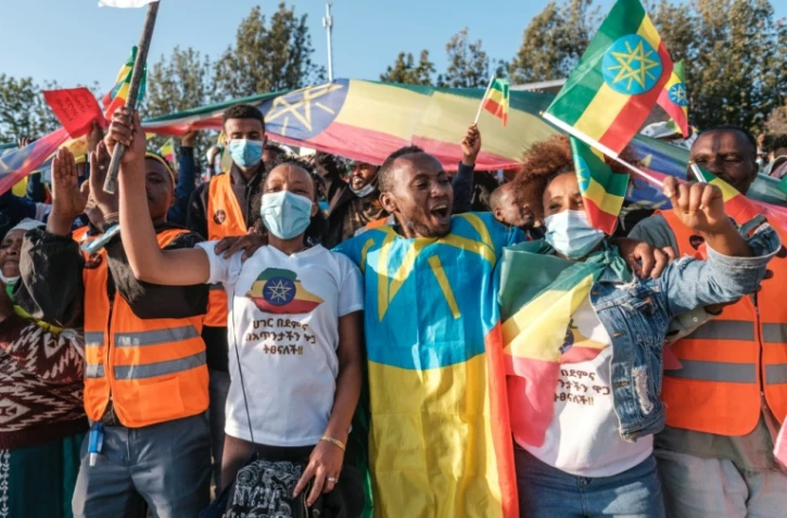 Des manifestants lors d'un rassemblement pro-gouvernemental à Addis Abeba, en Ethiopie, le 7 novembre 2021