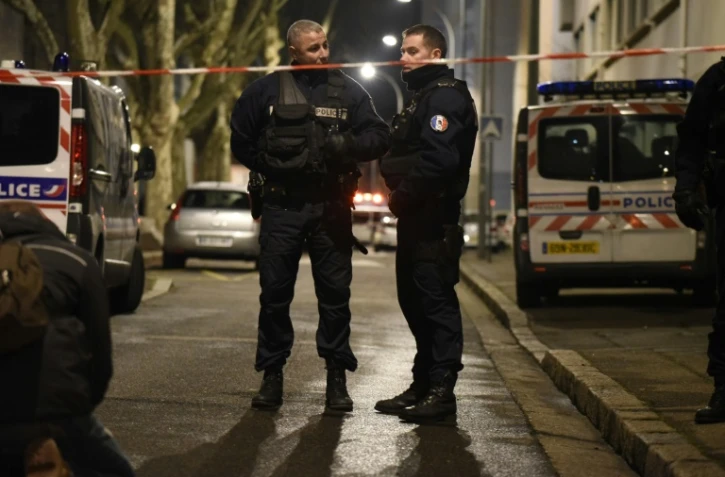 Des policiers à Villeurbanne, le 7 février 2016