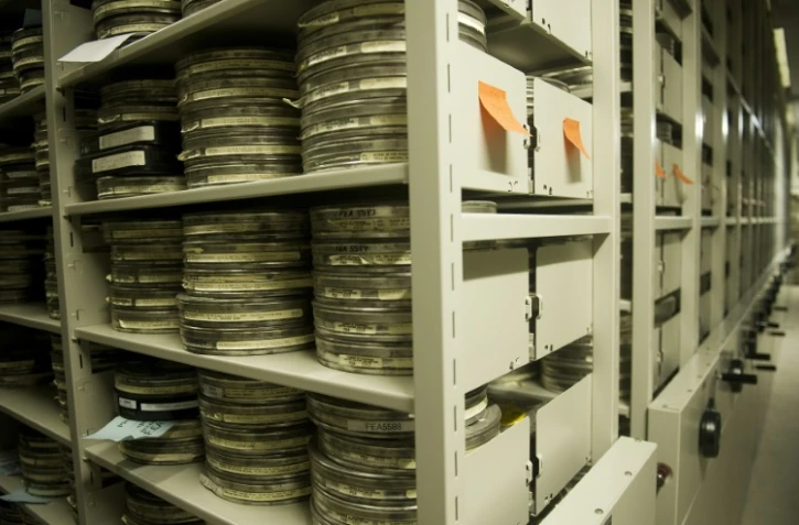 Des bobines de films soigneusement entreposées sur le site de Packard de la Bibliothèque du Congrès américain, le 10 février 2011 à Culpeper, en Virginie