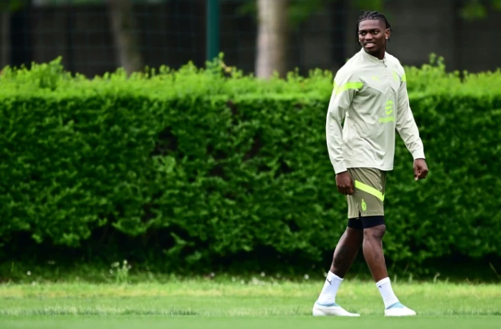 L'attaquant portugais de l'AC Milan, Rafael Leao, lors d'une séance d'entraînement au centre sportif Milanello à Carnago, au nord-ouest de Milan, le 9 mai 2023
