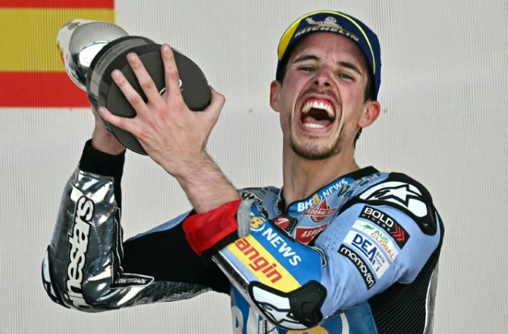 L'Espagnol Alex Marquez après avoir remporté le  MotoGP d'Espagne à Jerez de la Frontera, dans le sud de l'Andalousie le 27 Avril 2025