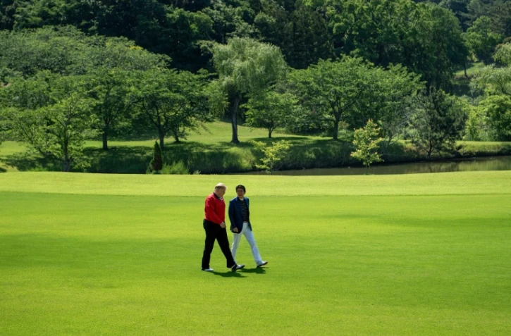 Le président américain Donald Trump et le Premier ministre japonais Shinzo Abe, le 26 mai 2019 sur un terrain de golf à Chiba, près de Tokyo