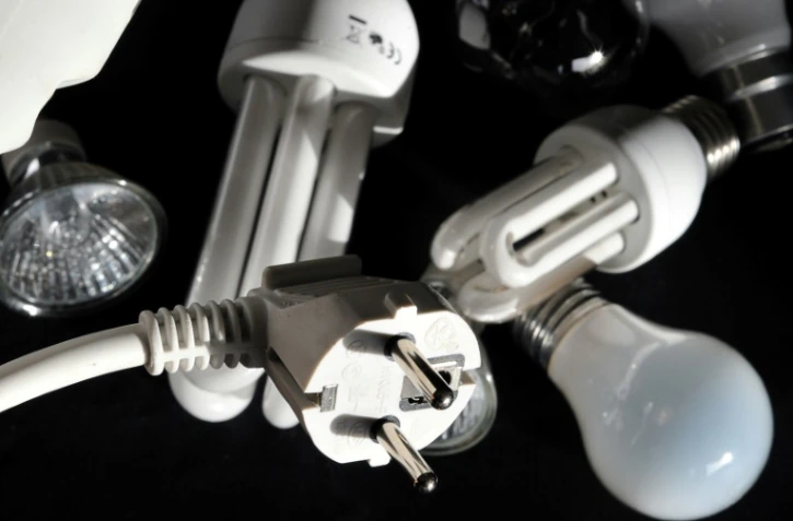 Deux entreprises commercialisant des contrats de gaz et d'électricité et onze sociétés sous-traitantes travaillant pour leur compte, ont été visées par des perquisitions