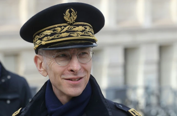 Le préfet de police Didier Lallement en visite aux forces de police contrôlant l'accès à la Gare de Lyon à Paris, le 3 avril 2020.