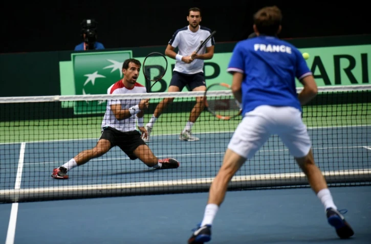 Les Croates Ivan Dodig et Marin Cilic face à la paire française Pierre-Hugues Herbert et Nicolas Mahut en demi-finale de Coupe Davis, le 17 septembre 2016 à Zadar