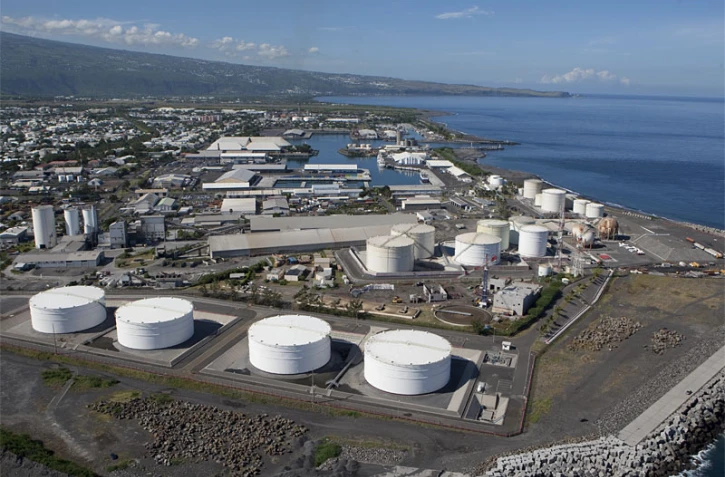 SRPP (société réunionnaise des produits pétroliers) au Port