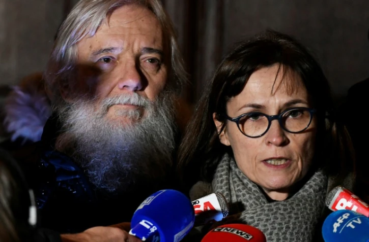 Cécile et Didier Noyer, les parents d'Arthur Noyer, le caporal de 23 ans disparu dans la nuit du 11 au 12 avril 2017 après avoir été pris en stop par Nordahl Lelandais, lors d'une conférence de presse le 20 décembre