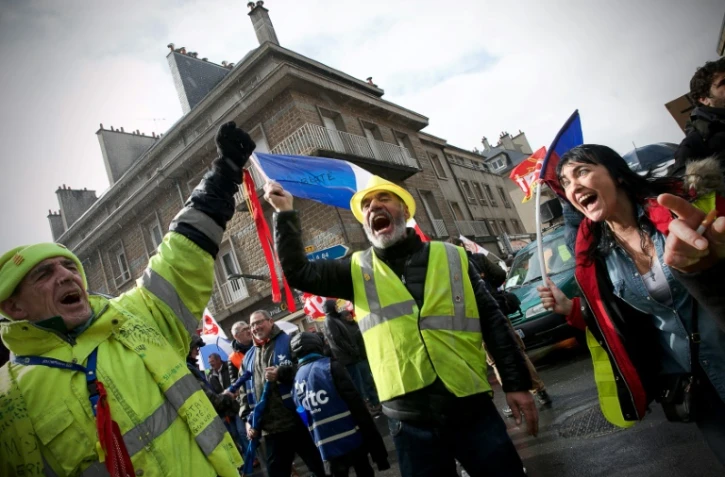 Manifestation contre la réforme des retraites, le 1er avril 2023 à Vire dans le Calvados 