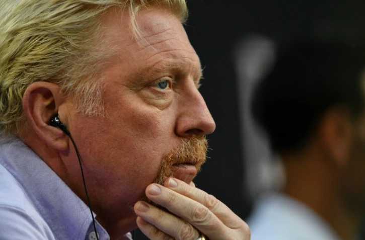 Boris Becker assiste à un match de l'Open d'Australie entre Novak Djokovic et Hyeong Chung, le 22 janvier 2018 à Melbourne