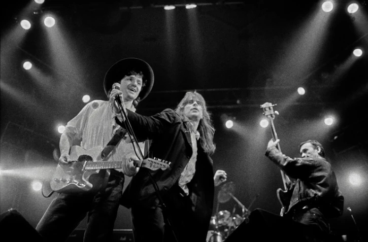 Goran Bregovic, Alen Islamovic et Zoran Redzic du groupe "Bijelo Dugme" sur scène le 2 février 1989 à Belgrade