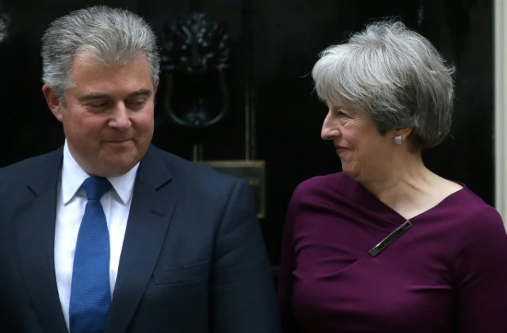 La PremiĂšre ministre britannique Theresa May et le nouveau chef du Parti conservateur Brandon Lewis Ă Londres, le 8 janvier 2018