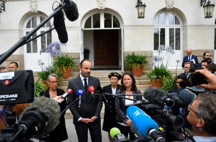 Le gouvernement donne des gages aux déçus