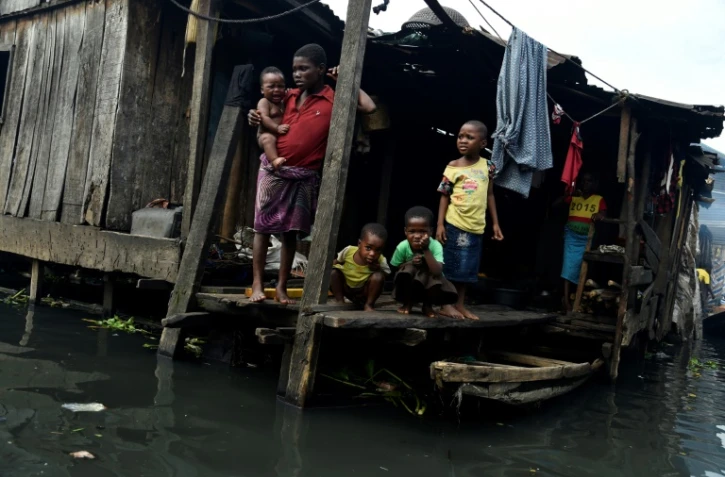 Des enfants dans le bidonville flottant de Makoko Ă Lagos, le 23 octobre 2019 au Nigeria