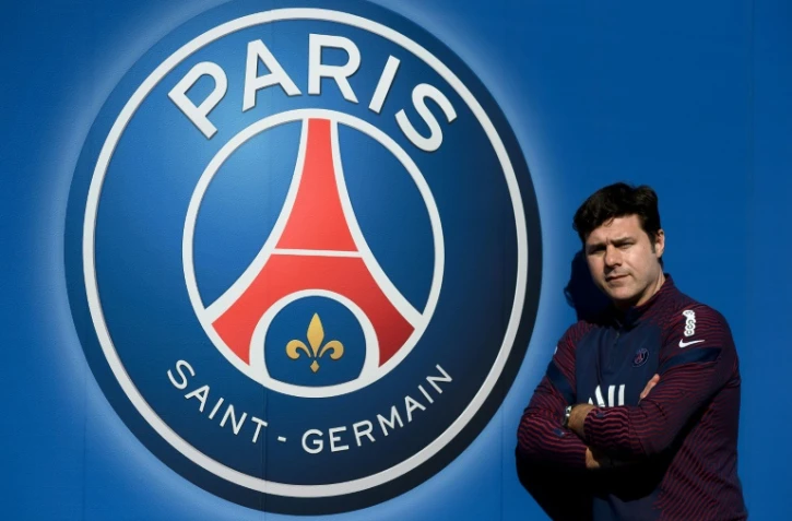 L'entraîneur argentin du Paris-SG, Mauricio Pochettino, prend la pose au centre d'entraînement de Saint-Germain-en-Laye, le 1er mars 2021