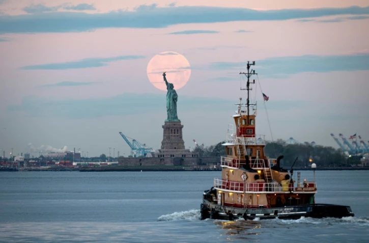 Une vue de la Statue de la Liberté, emblême de New York, le 7 mai 2020
