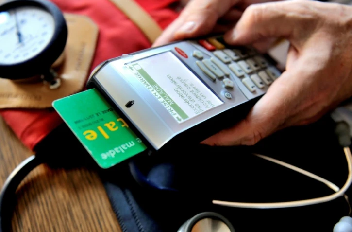 L'ajout de 136 milliards d'euros de dettes au "trou de la Sécu", que les Français rembourseront jusqu'en 2033, soit neuf années de plus que prévu