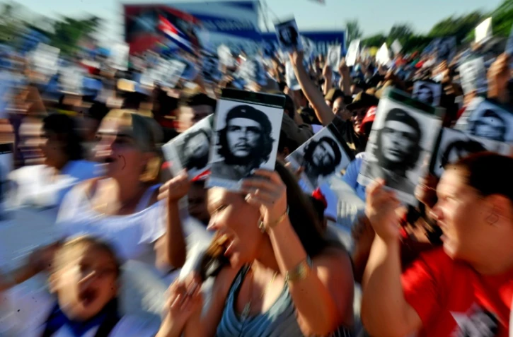 Des Cubains lors des 50 ans de la mort du guérillero argentin Ernesto "Che" Guevara, le 8 octobre 2017 à Cuba