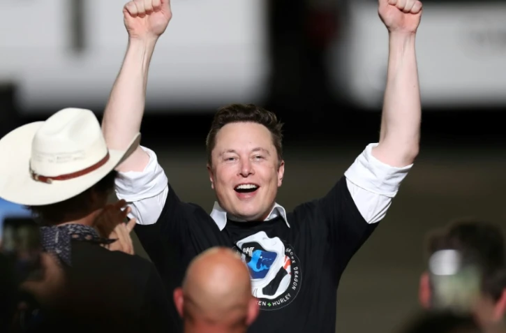 Elon Musk, le patron de Tesla et de SpaceX, le 30 mai 2020 au Centre spatial Kennedy, Ă Cap Canaveral, en Floride