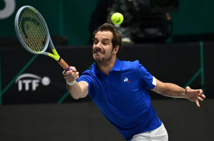 Richard Gasquet face au Tchèque Tomas Machac pour l'entrée de la France dans le droupe C de la Coupe Davis Cup à Innsbruck, le 25 novembre 2021 