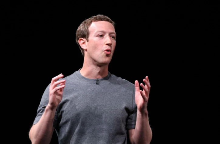Mark Zuckerberg, patron-fondateur de Facebook, lors d'une conférence de presse à la veille de l'ouverture du Congrès mondial du mobile à Barcelone, en Espagne le 21 février 2016