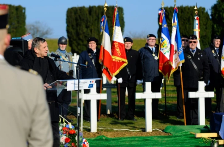 Robert Allard, petit-fils du sergent Fournier, prononce un discours pour l'inhumation de son grand-père à la nécropole nationale de Douaumont dans la Meuse, le 21 février 2018