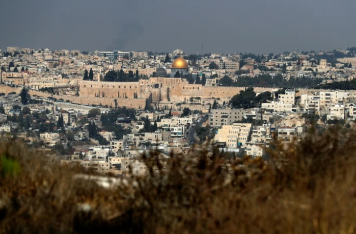 Photographie prise depuis le quartier palestinien de Jabal Moukaber, à Jérusalem-Est, où se trouve la colonie israélienne de Nof Zion, le 25 octobre 2017