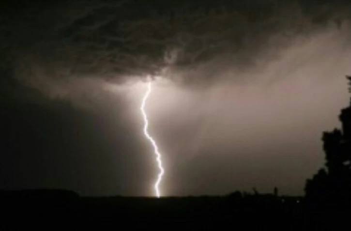 Dix-neuf départements du Sud-Ouest ont été placés mercredi en vigilance orange en raison de risques d'orages, a indiqué Météo-France