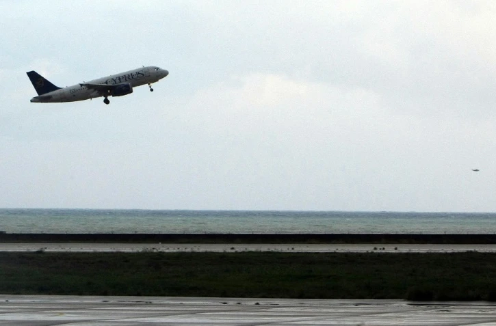 L'Egypte et la Grèce ont dépêché en mer Méditerranée des avions et des navires pour tenter de rechercher le vol d'EgyptAir Paris-Le Caire