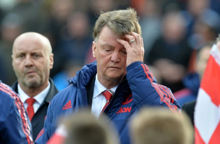 L'entraîneur de Manchester United Louis van Gaal (c) lors du match contre Stoke, le 26 décembre 2015 à Stoke-on-Trent