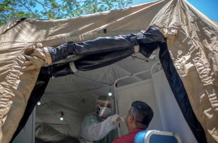 Test sur le coronavirus pratiqué à Sao Goncalo, le 4 décembre 2020