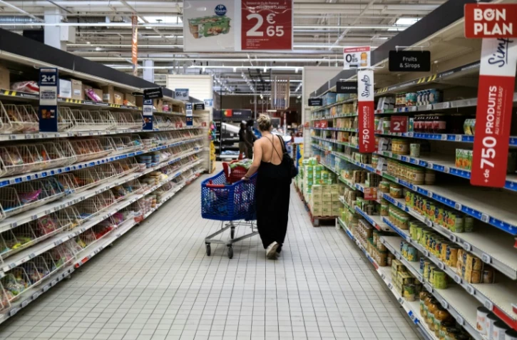 Chaque année, des négociations commerciales ont lieu entre les entreprises agroalimentaires (du petit producteur de charcuterie aux géants Unilever, Nestlé ou Coca-Cola) et leurs clients supermarchés (E.Leclerc, Carrefour, Intermarché ou Système U)