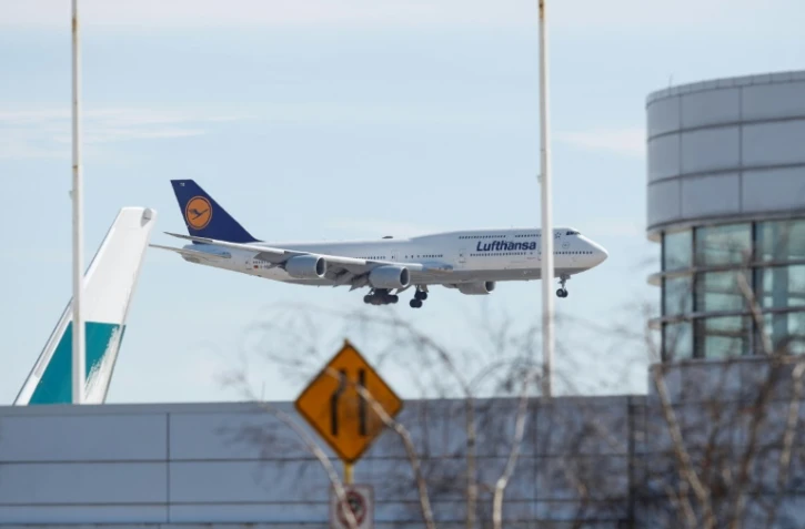 Un Boeing de la compagnie Lufthansa atterrit à Chicago le 13 mars 2020