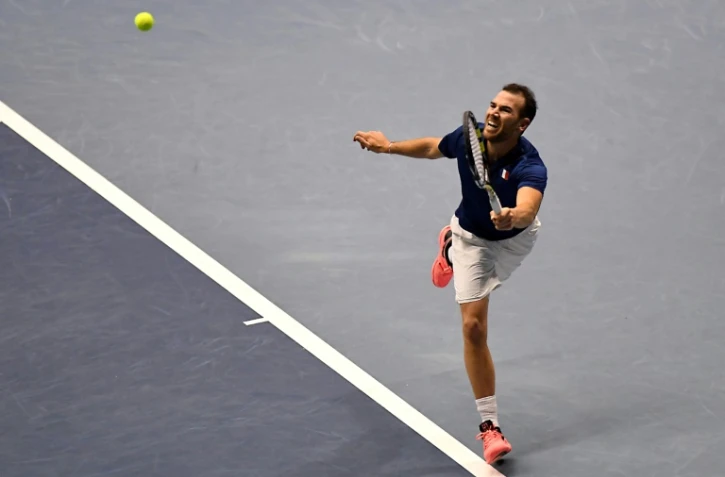 Adrian Mannarino face au Néerlandais Robin Haase lors du 1er tour de la Coupe Davis, à Albertville, le 4 février 2018