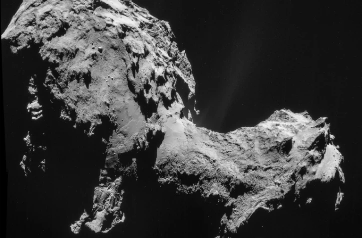 Cette photo, diffusée le 19 septembre 2014 par l'Agence spatiale européenne, montre la comète "Tchouri" alors que Rosetta était à 28,6 km de sa surface