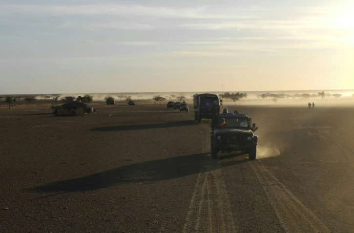 Des soldats maliens, membres de la G5 Sahel, en patrouille dans le centre du Mali, le 2 novembre 2017