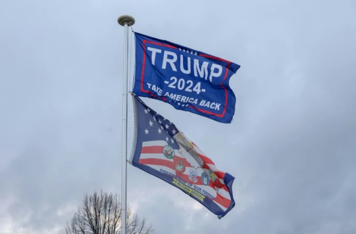 Des drapeaux de soutien à Donald Trump à Horicon (Wisconsin), le 4 novembre 2024