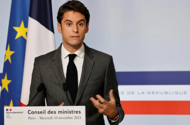 Le porte-parole du gouvernement Gabriel Attal, le 17 novembre 2021 à Paris, lors du compte-rendu du Conseil des ministres
