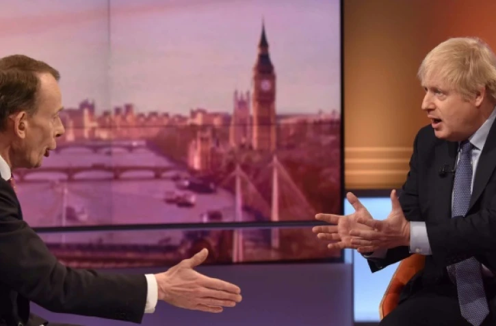 Le Premier ministre britannique Boris Johnson (D) interviewé à la BBC par le journaliste Andrew Marr, le 1er décembre 2019 (photo de la BBC)