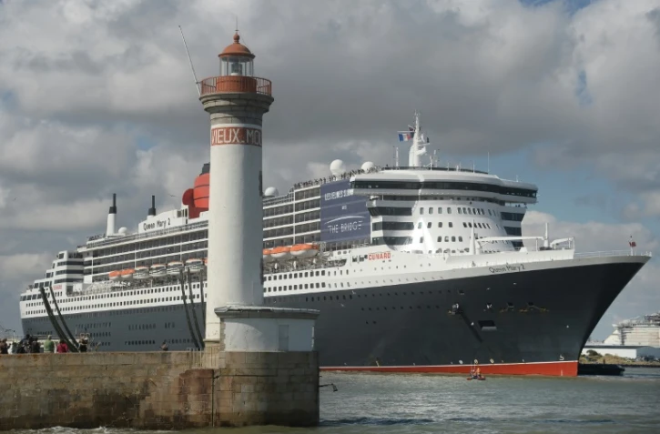 Le Queen Mary 2 arrive au port de Saint-Nazaire, le 24 juin 2017, pour participer à la régate The Bridge à travers l'Atlantique