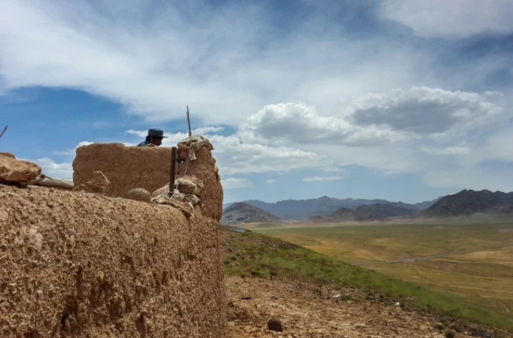 Un poste de contrôle militaire à la périphérie de Tarin Kot, chef-lieu de la province d'Uruzgan, dans le sud de l'Afghanistan, le 30 avril 2016