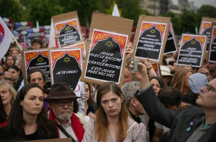 Manifestation contre l'antisémitisme après le viol d'une enfant juive de 12 ans à Courbevoie, le 20 juin 2024 à Paris