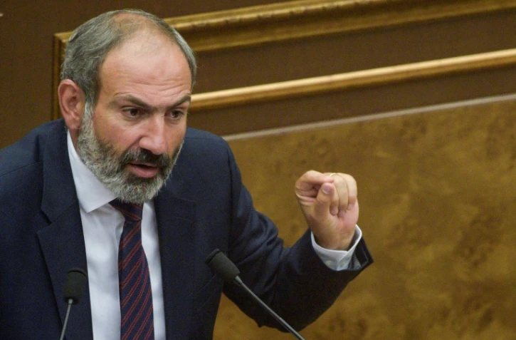 L'opposant arménien Nikol Pachinian devant le Parlement à Erevan, le 1er mai 2018