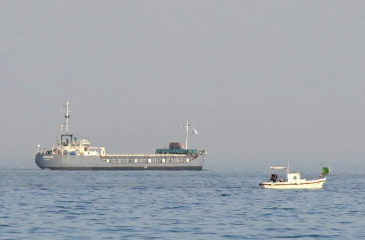 Le "Jennifer", qui fait partie d'une flottille transportant environ 400 tonnes d'aide affrétée par les ONG World Central Kitchen et Open Arms, quitte le port chypriote de Larnaca le 30 mars 2024