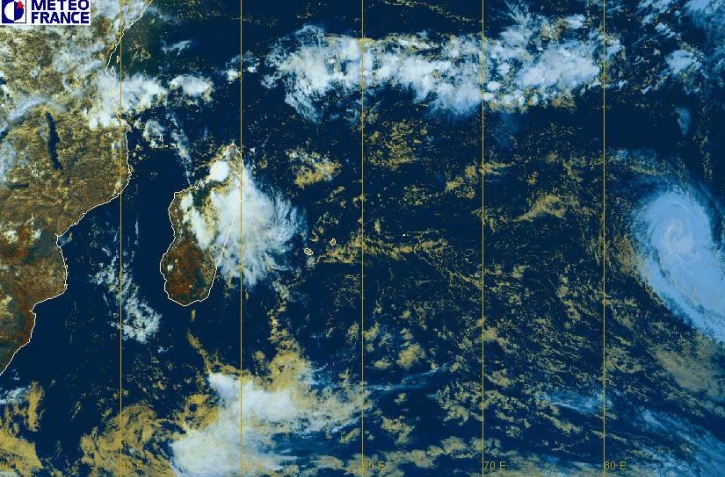 Le cyclone tropical Imani se situait à 16 heures ce jeudi 25 mars 2010 à 3095 kilomètres à l'est de la Réunion