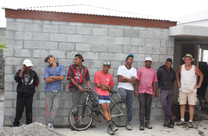 Réalisée par 16 jeunes, la réhabilitation du CASE de Ravine Daniel s'inscrit dans le cadre du Projet d'initiative locale (Photo : mairie de Saint-Paul)