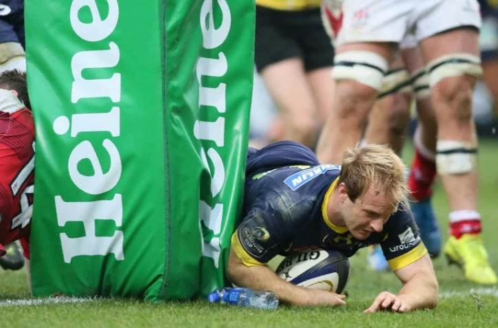 L'ailier de Clermont Nick Abendanon marque un essai face à l'Ulster en Coupe d'Europe, le 10 décembre 2016 à Belfast