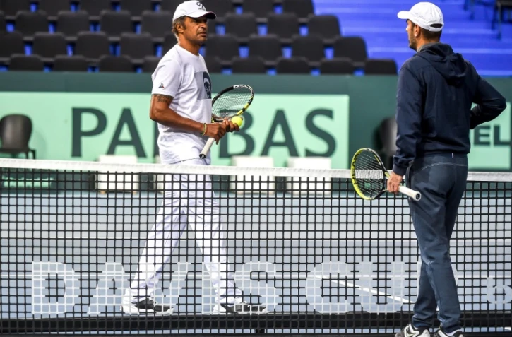  Le capitaine de l'équipe de France de Coupe Davis Yannick Noah lors d'une séance d'entraînement, le 13 septembre 2018 à Lille